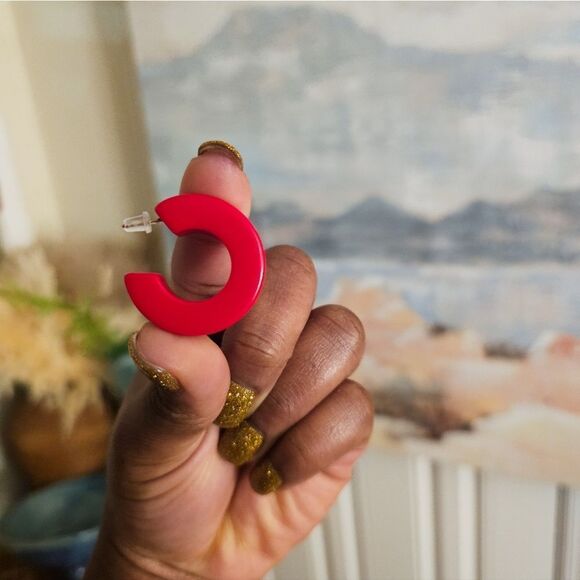 Retro Vintage Red Chunky Style Flat Hoop Statement Earrings. - Picture 3 of 15